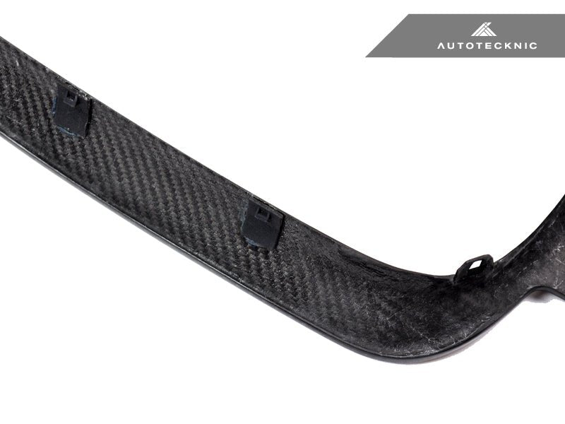 Load image into Gallery viewer, BMW G20 3 - Series Pre - LCI - Dry Carbon Grille Surround - FSPE