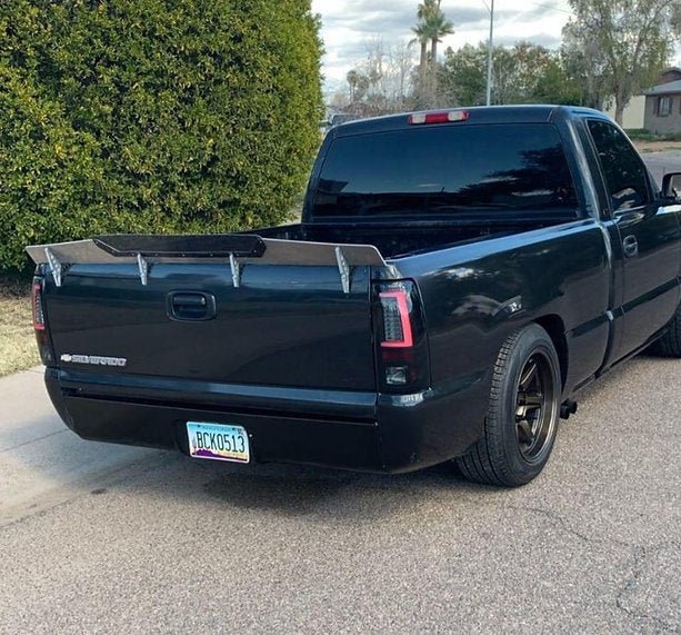 Load image into Gallery viewer, Chevrolet Silverado/Sierra Fleetside (1999 - 2006) R2 Wing by KD - FSPE