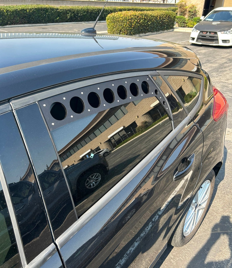 Load image into Gallery viewer, Ford Focus SE / ST / RS (2011 - 2018) Rear Window Vents (PAIR) - Hatchbacks - FSPE