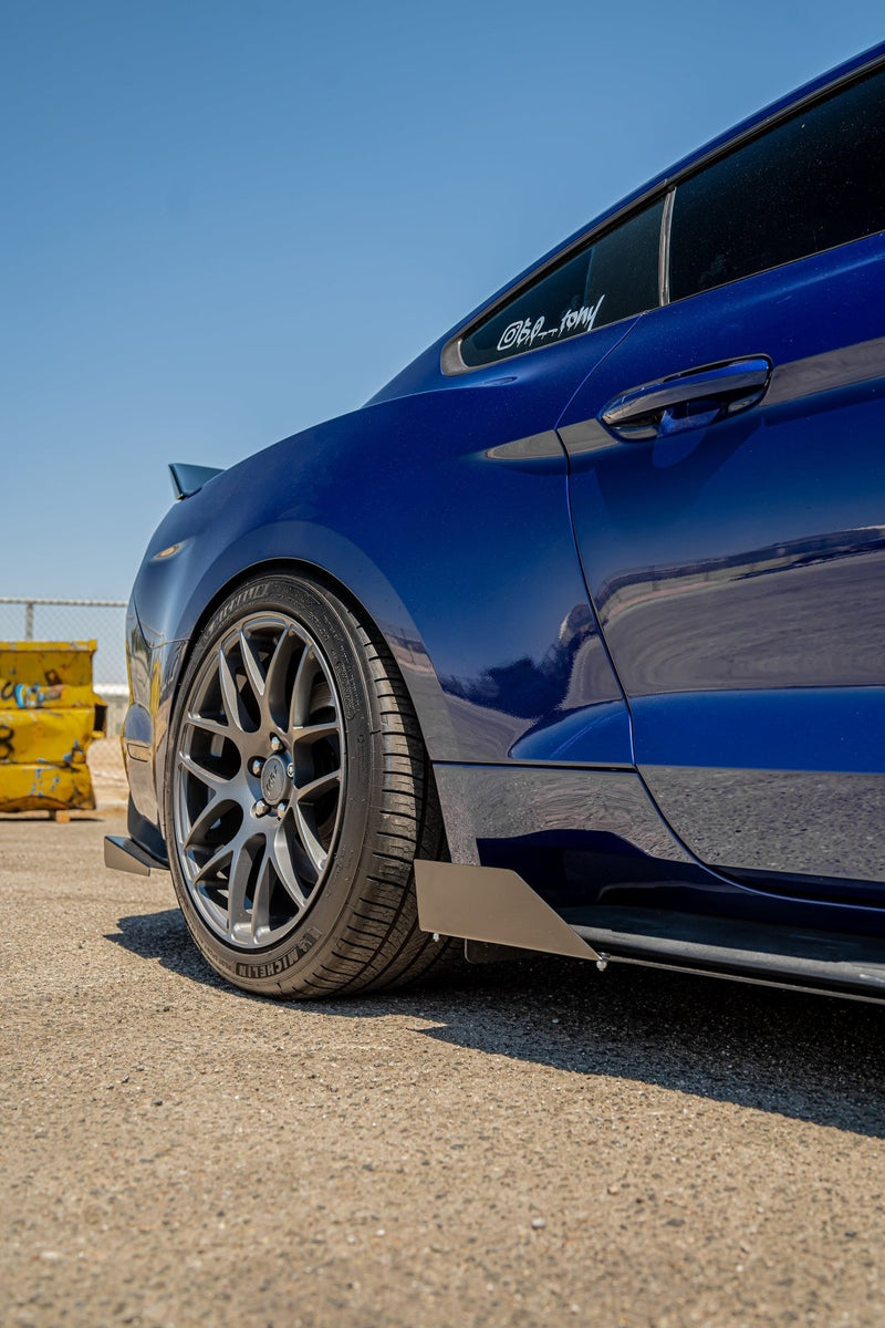 Load image into Gallery viewer, Ford Mustang (2015 - 2023) Side Skirts V1 - FSPE