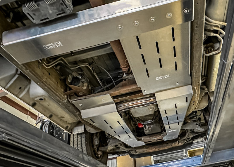 Load image into Gallery viewer, Chevrolet/GMC Express & Savanna 2500/3500 Catalytic Converter Guard (2006-2008) - FSPE