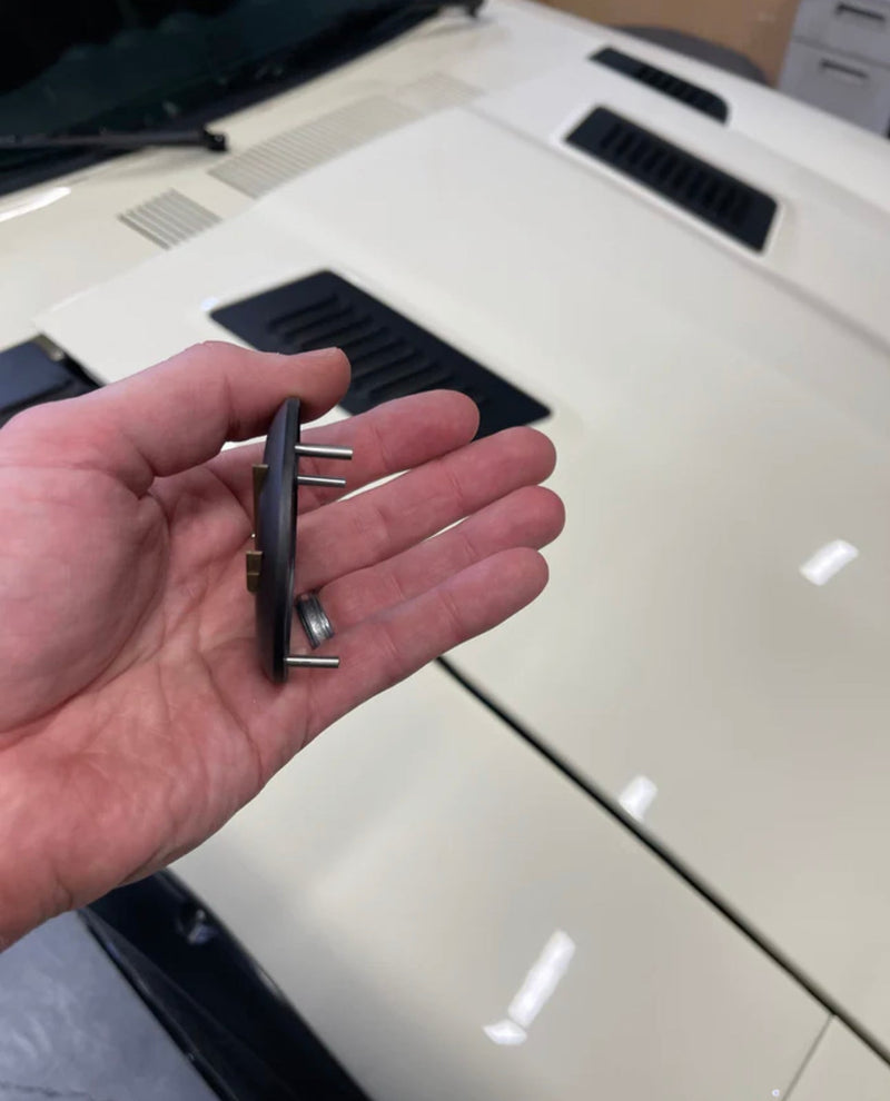 Load image into Gallery viewer, Datsun 240Z | 260Z | 280Z Billet Roof Pillar Emblems (pair) - FSPE