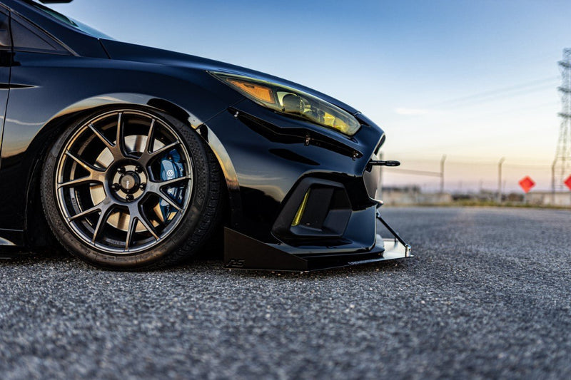 Load image into Gallery viewer, Ford Focus RS (2016-2018) Front Splitter V2 - FSPE
