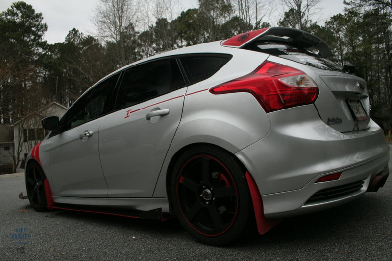 Load image into Gallery viewer, Ford Focus RS (2016-2018) &amp; ST (2011-2018) Side Skirts V4 - FSPE
