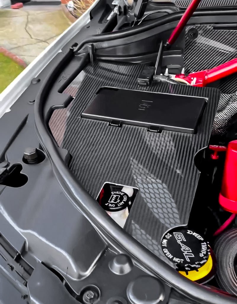 Load image into Gallery viewer, Jeep Cherokee Aluminum / Carbon Fiber Fuse Box Surrounding Cover (2017-2021) - FSPE
