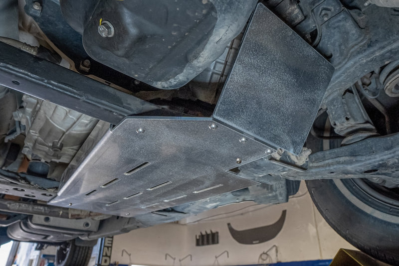 Load image into Gallery viewer, Nissan Frontier (2005-2019) Catalytic Converter Guard 2WD 2.5L 4-Cylinder, 4.0L V6 - FSPE