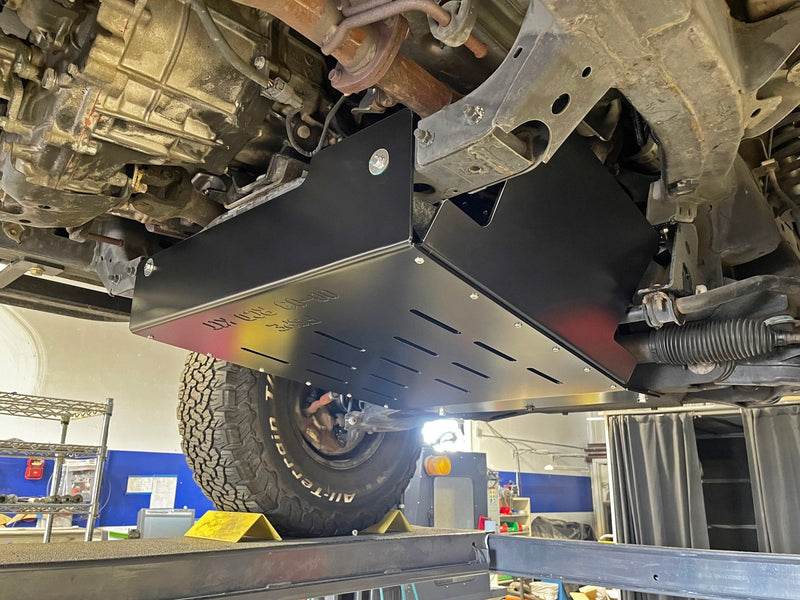 Load image into Gallery viewer, Toyota Tundra Catalytic Converter Guard / Skid Plate for RCD 4-6" Lift (2000-August 2003) - FSPE