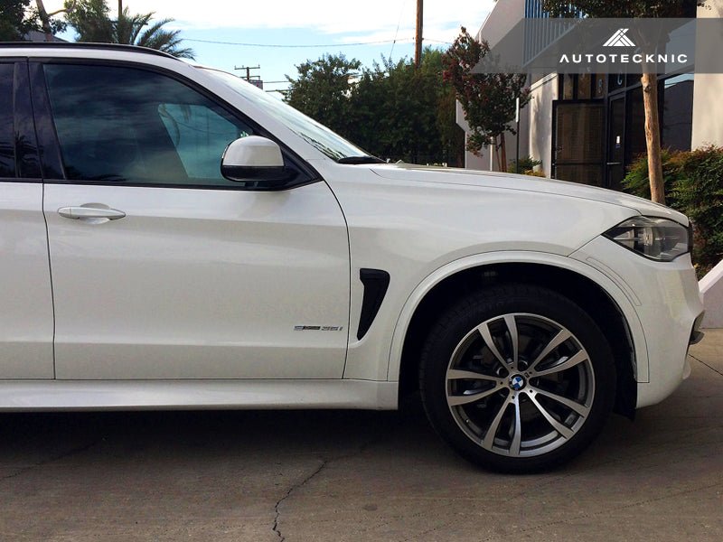 Load image into Gallery viewer, BMW F15 X5 | F85 X5M Stealth Black Fender Trims - FSPE
