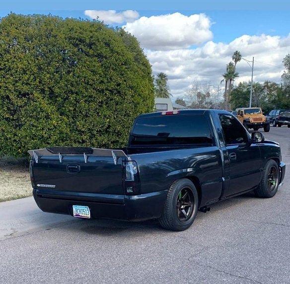 Load image into Gallery viewer, Chevrolet Silverado/Sierra Fleetside (1999 - 2006) R2 Wing by KD - FSPE
