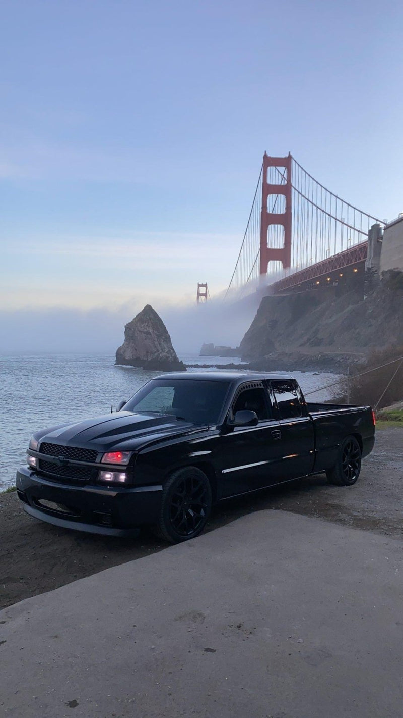 Load image into Gallery viewer, Chevy Silverado / Sierra (1999-2006) Door Window Vents - FSPE
