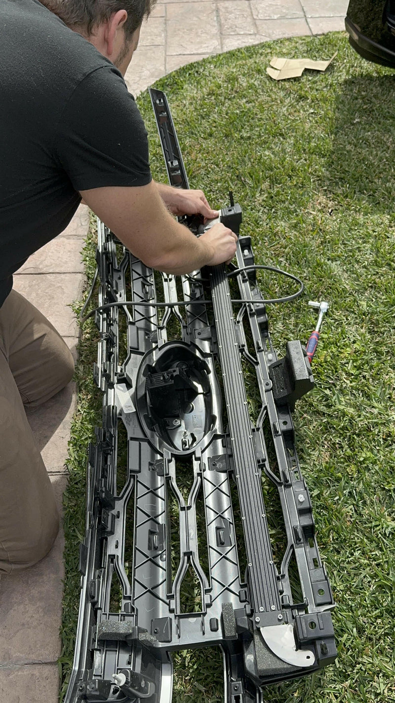 Load image into Gallery viewer, 2022-2024 Ford Expedition 40 in Light Bar
