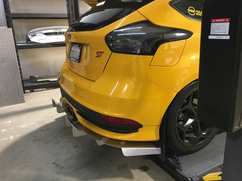 Load image into Gallery viewer, Ford Focus ST (2011-2018) Rear Diffuser V2 - FSPE
